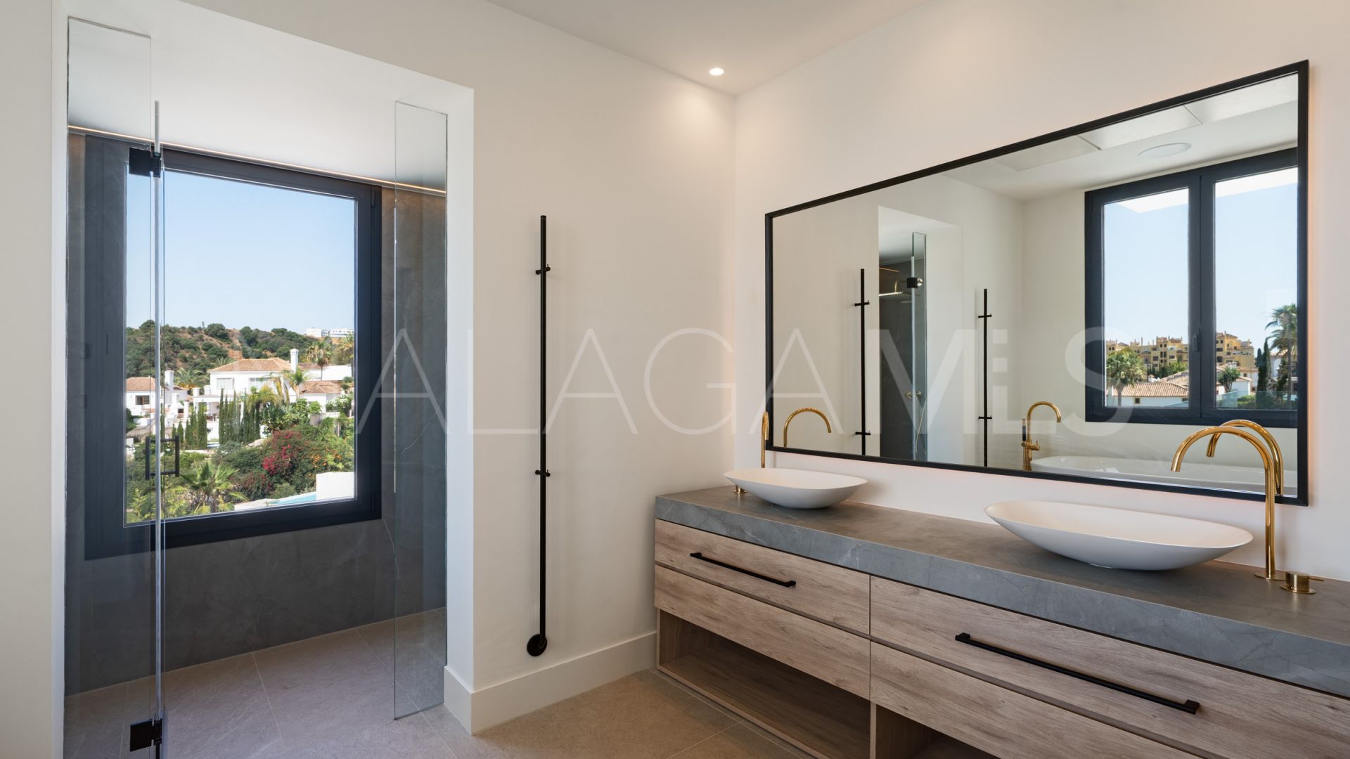Villa for sale in La Resina Golf