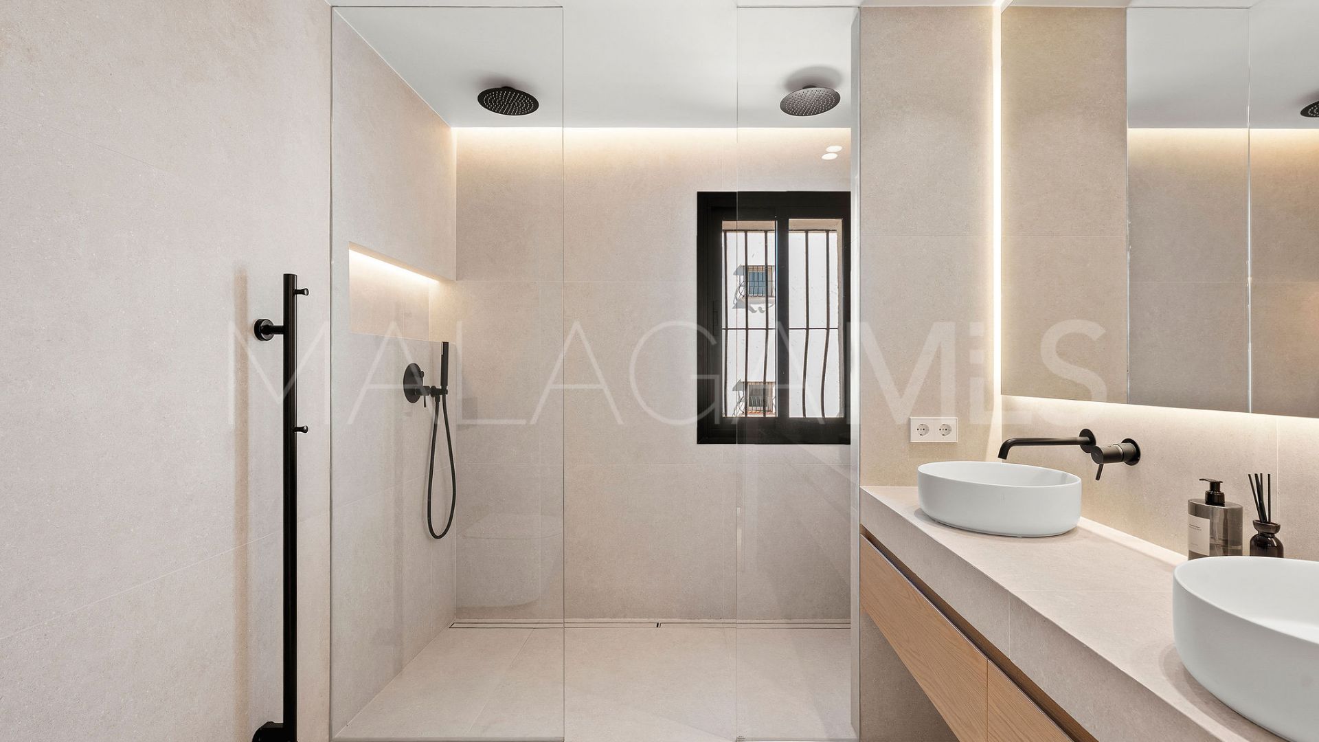 Los Naranjos Country Club town house for sale