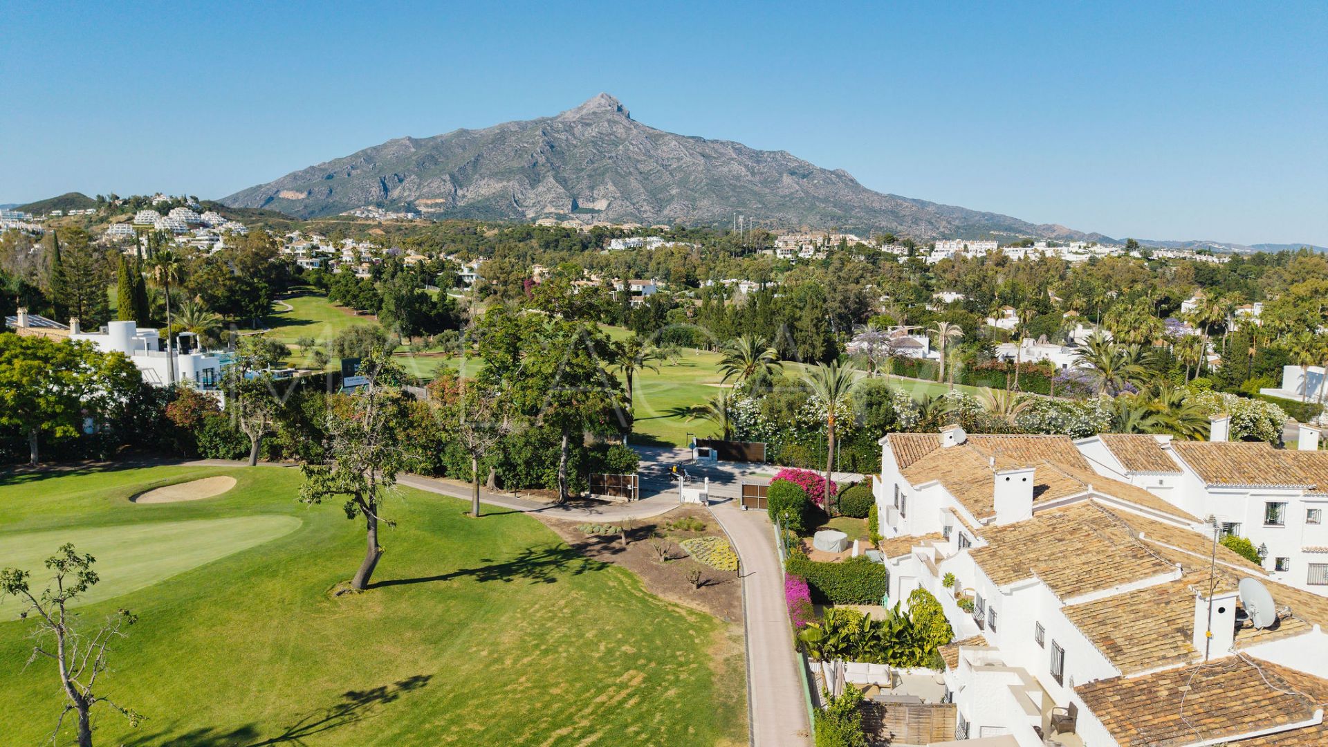 Los Naranjos Country Club town house for sale