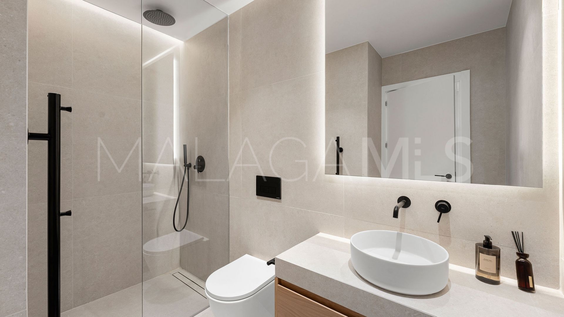Los Naranjos Country Club town house for sale