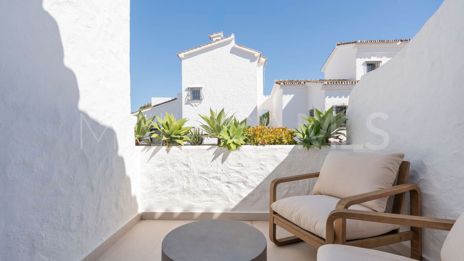 Los Naranjos Country Club town house for sale