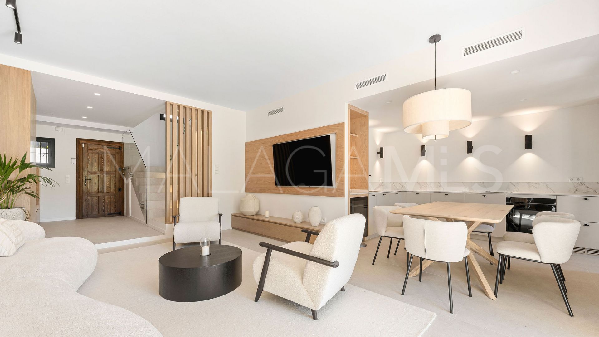 Los Naranjos Country Club town house for sale