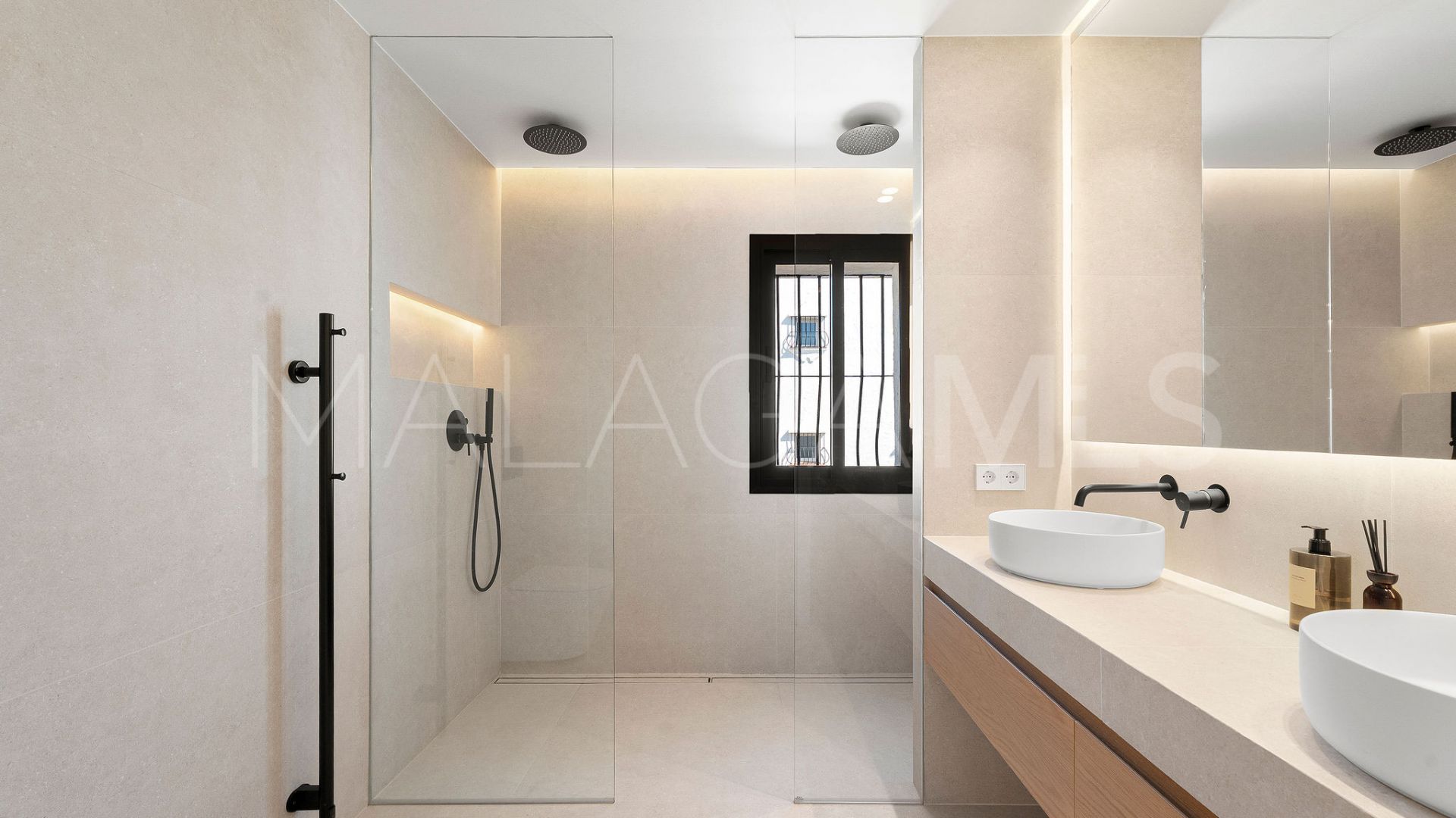 Los Naranjos Country Club town house for sale
