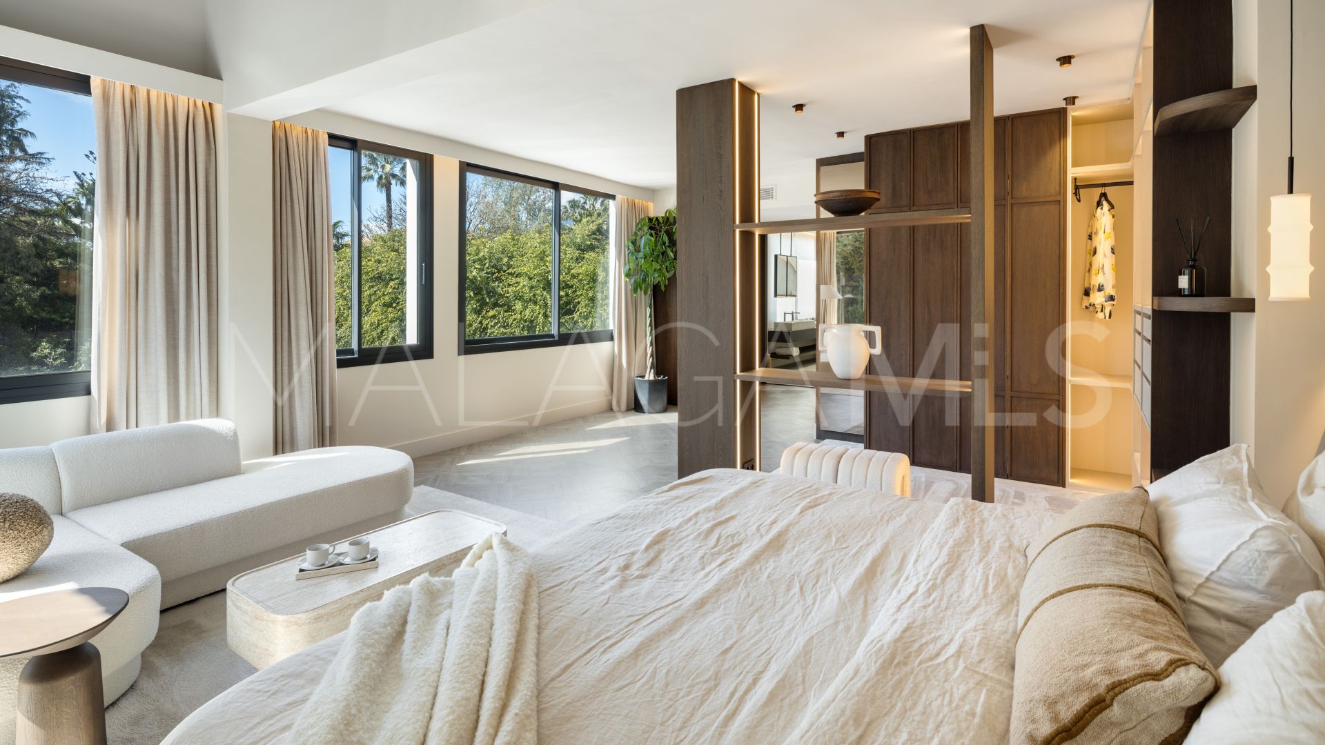 Villa for sale in Nueva Andalucia