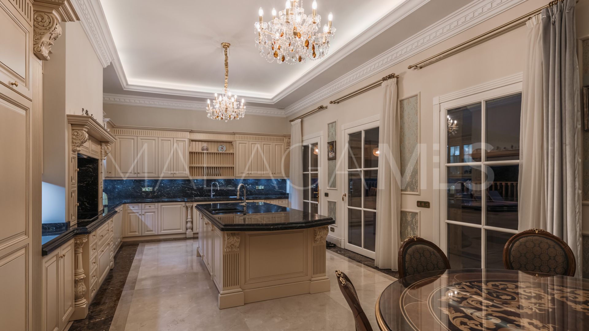 Villa for sale in Sierra Blanca