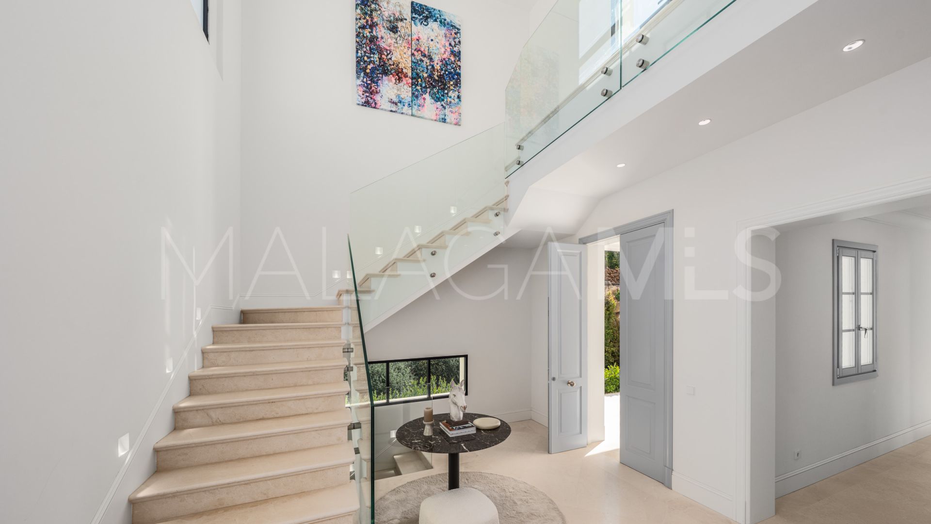 Villa for sale in Nueva Andalucia