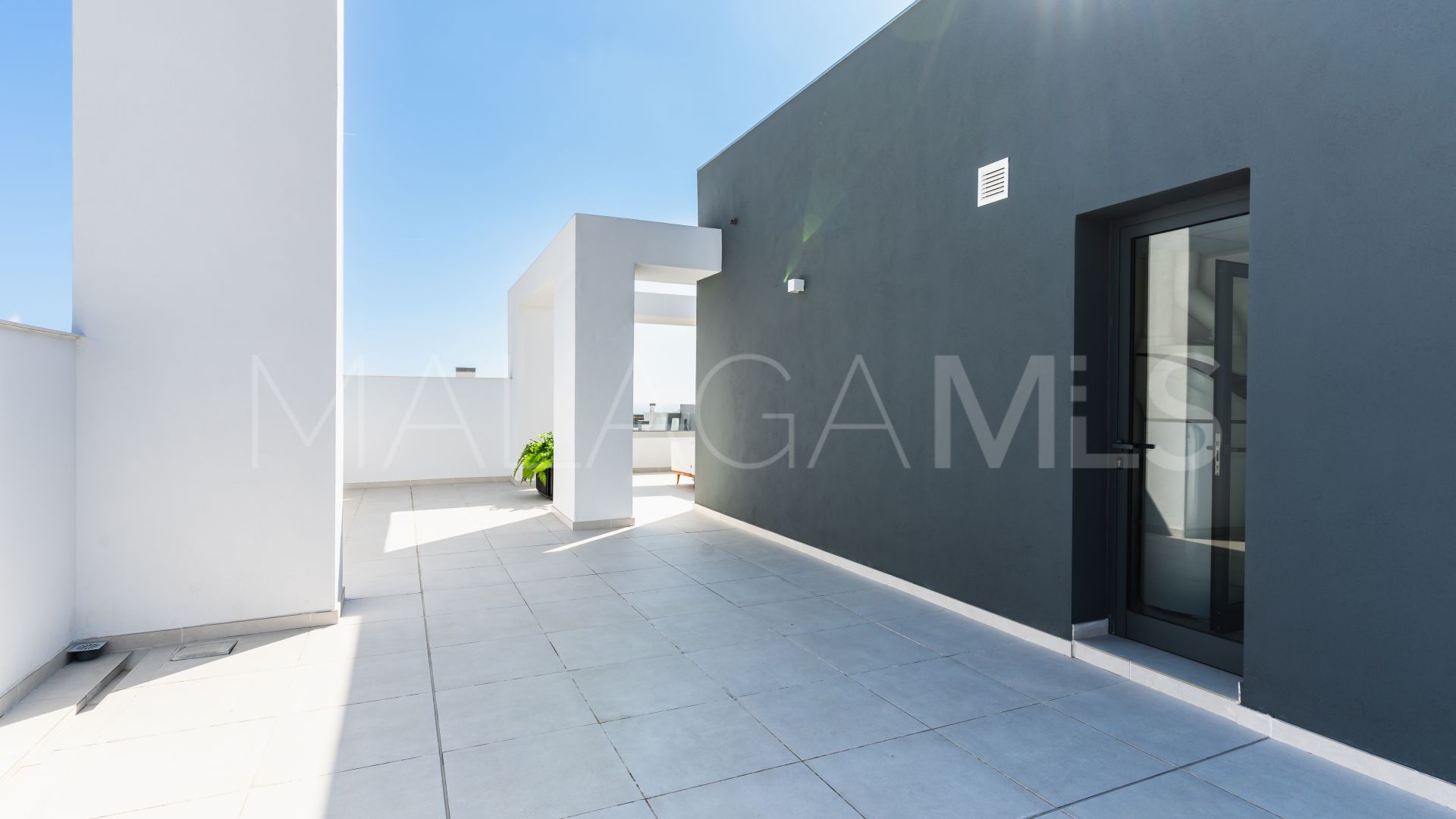 Se vende Ático in Vanian Green Village with 3 bedrooms