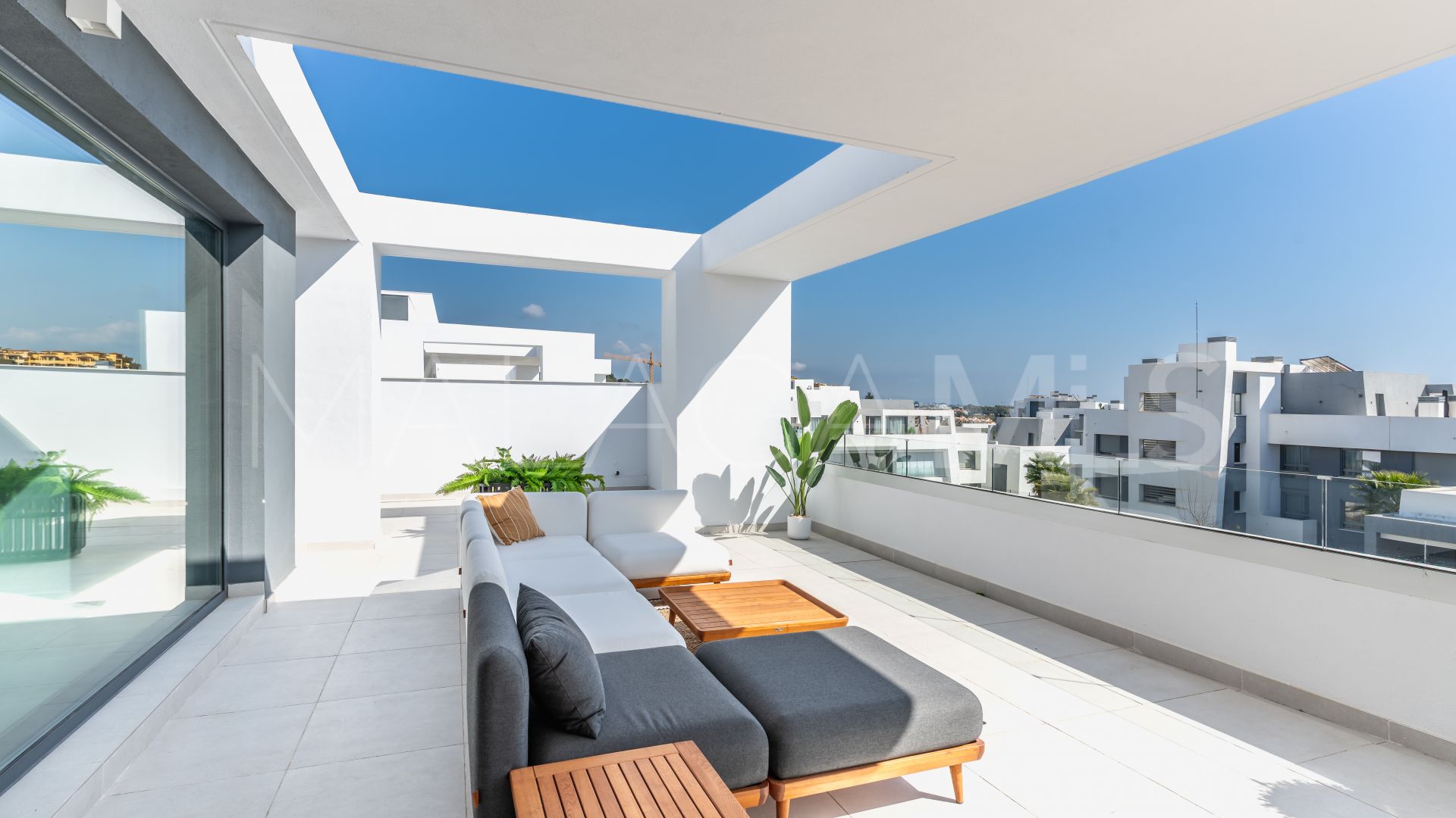 Se vende Ático in Vanian Green Village with 3 bedrooms