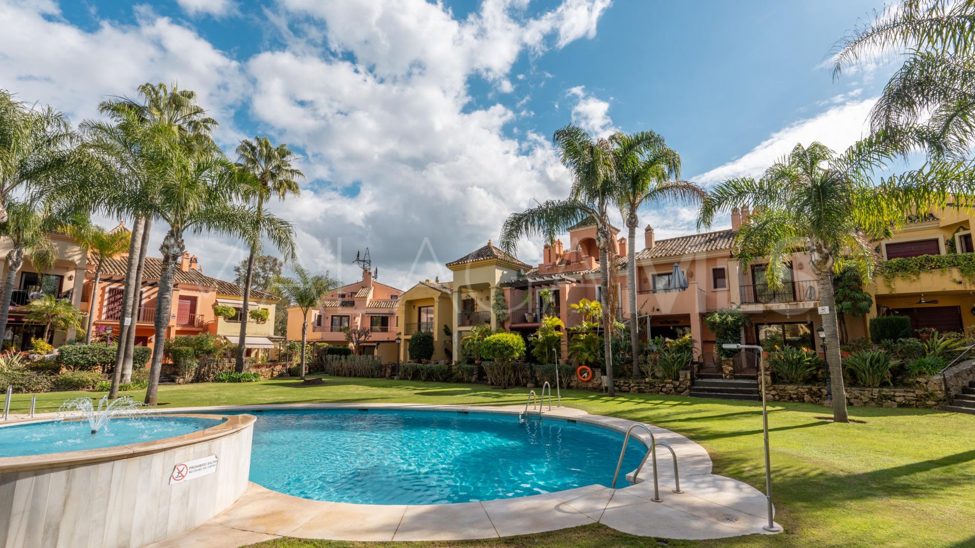 Reihenhaus for sale in Jardines de las Lomas