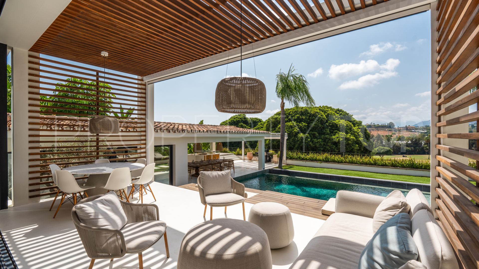 Se vende villa en Los Naranjos Golf