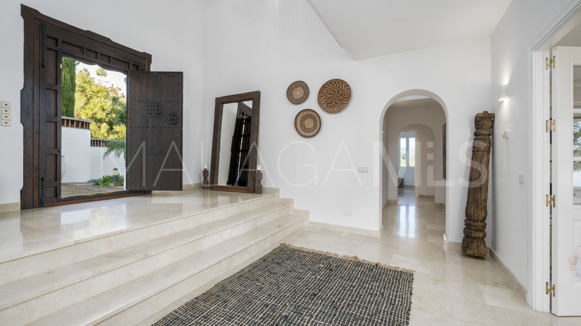 Villa for sale in Los Altos de los Monteros