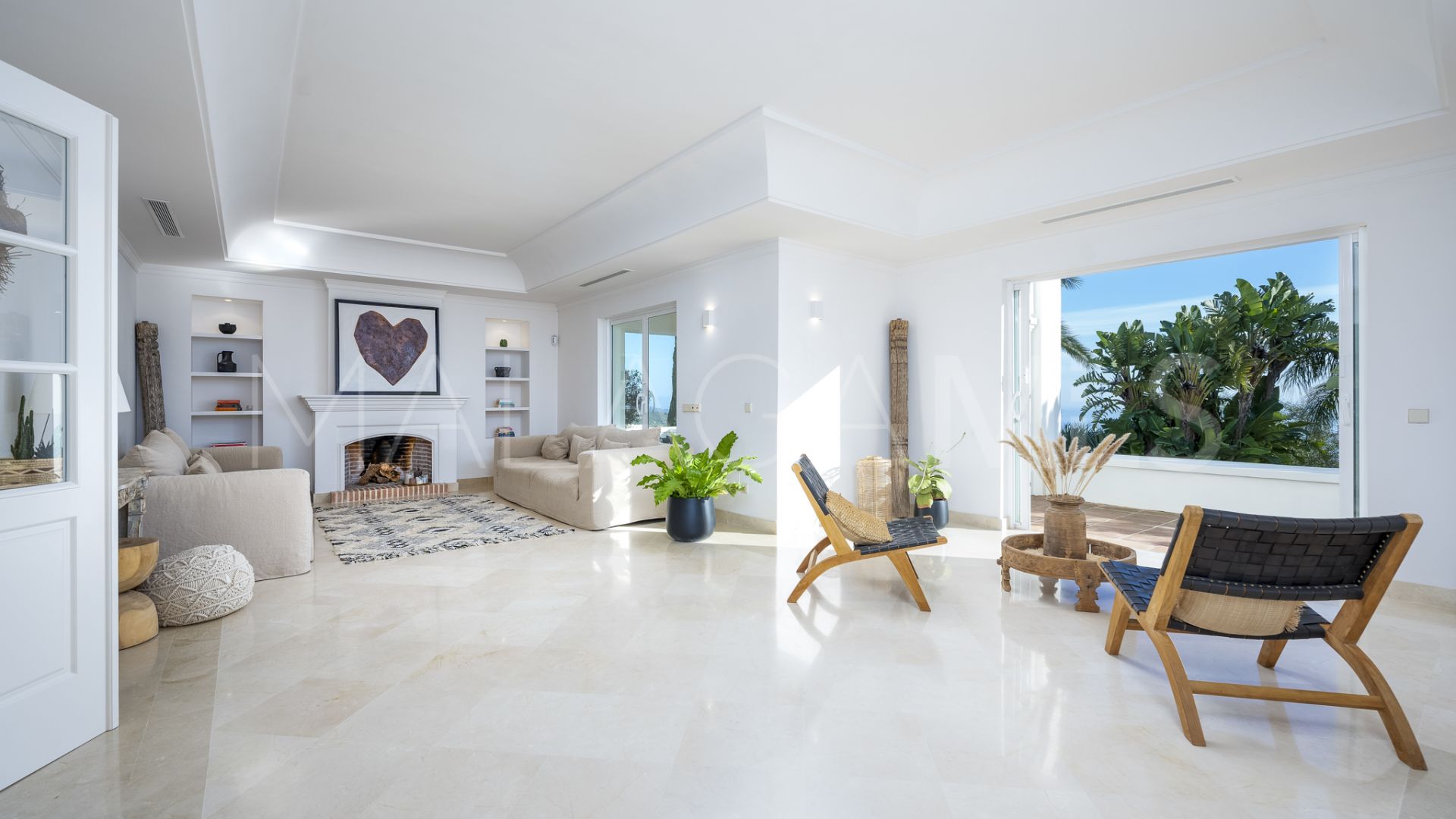 Villa for sale in Los Altos de los Monteros