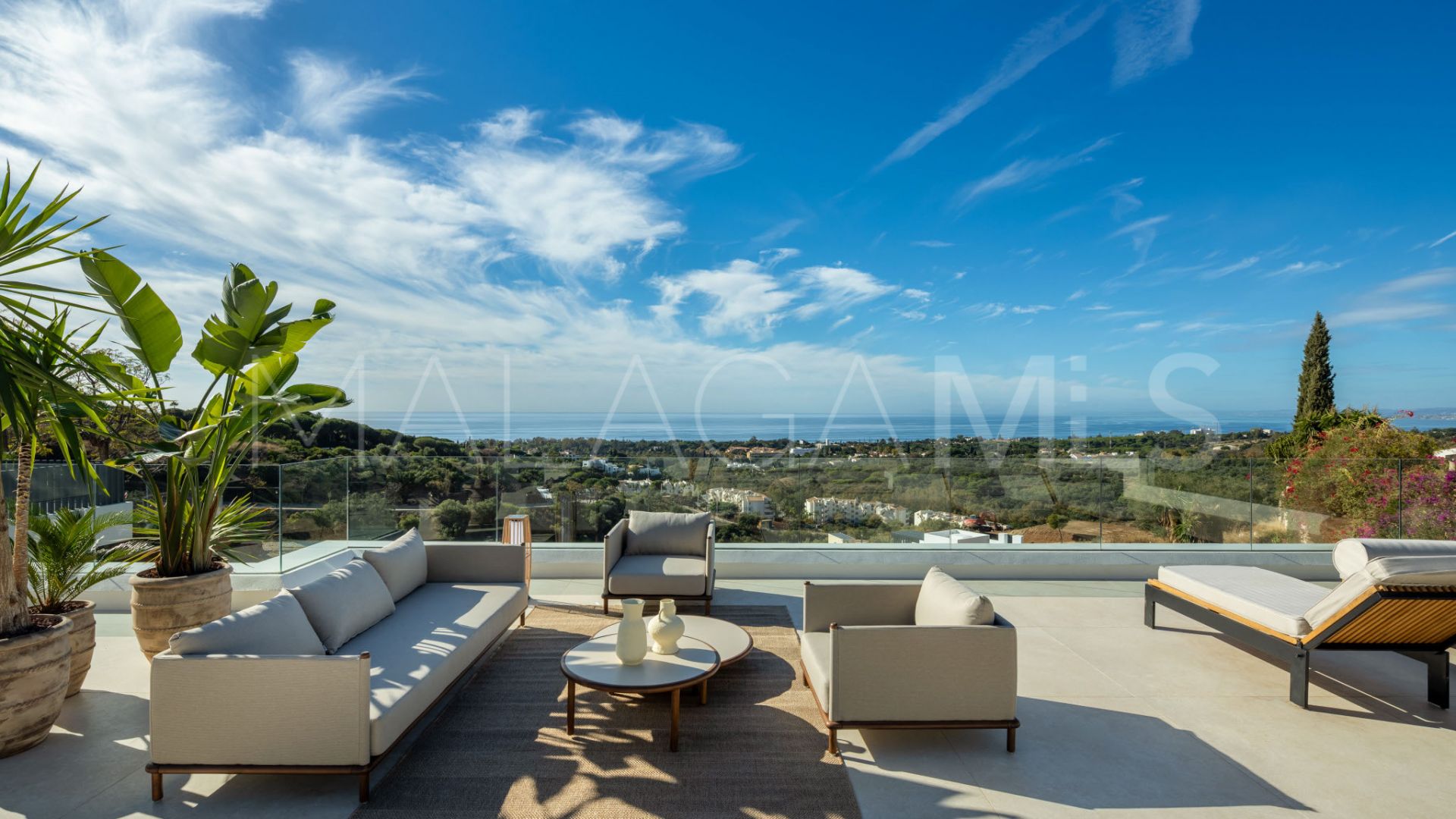Villa for sale in Elviria