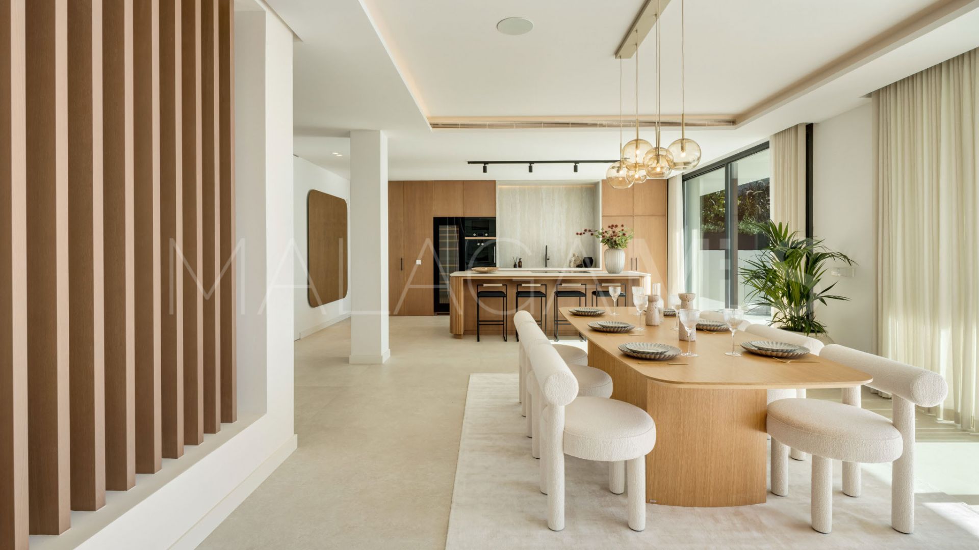 Villa for sale in Elviria