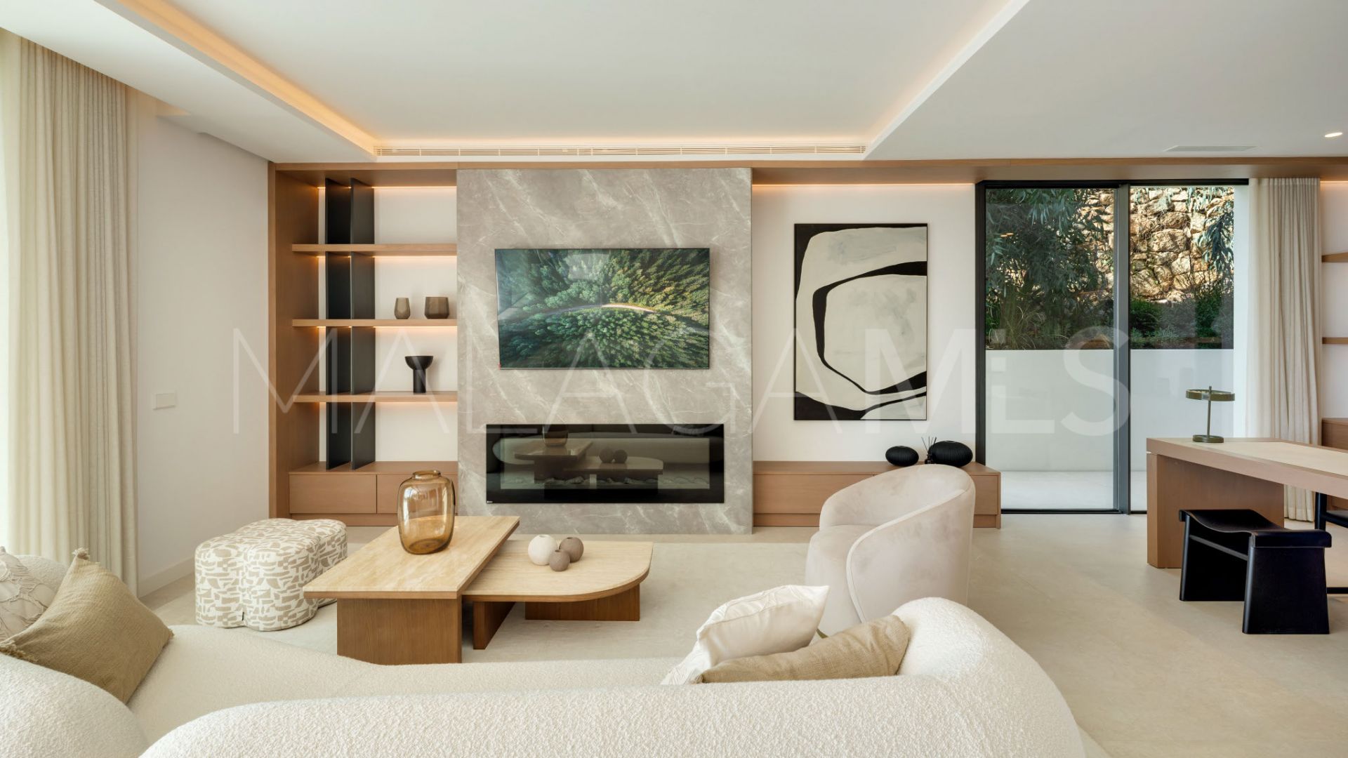 Villa for sale in Elviria