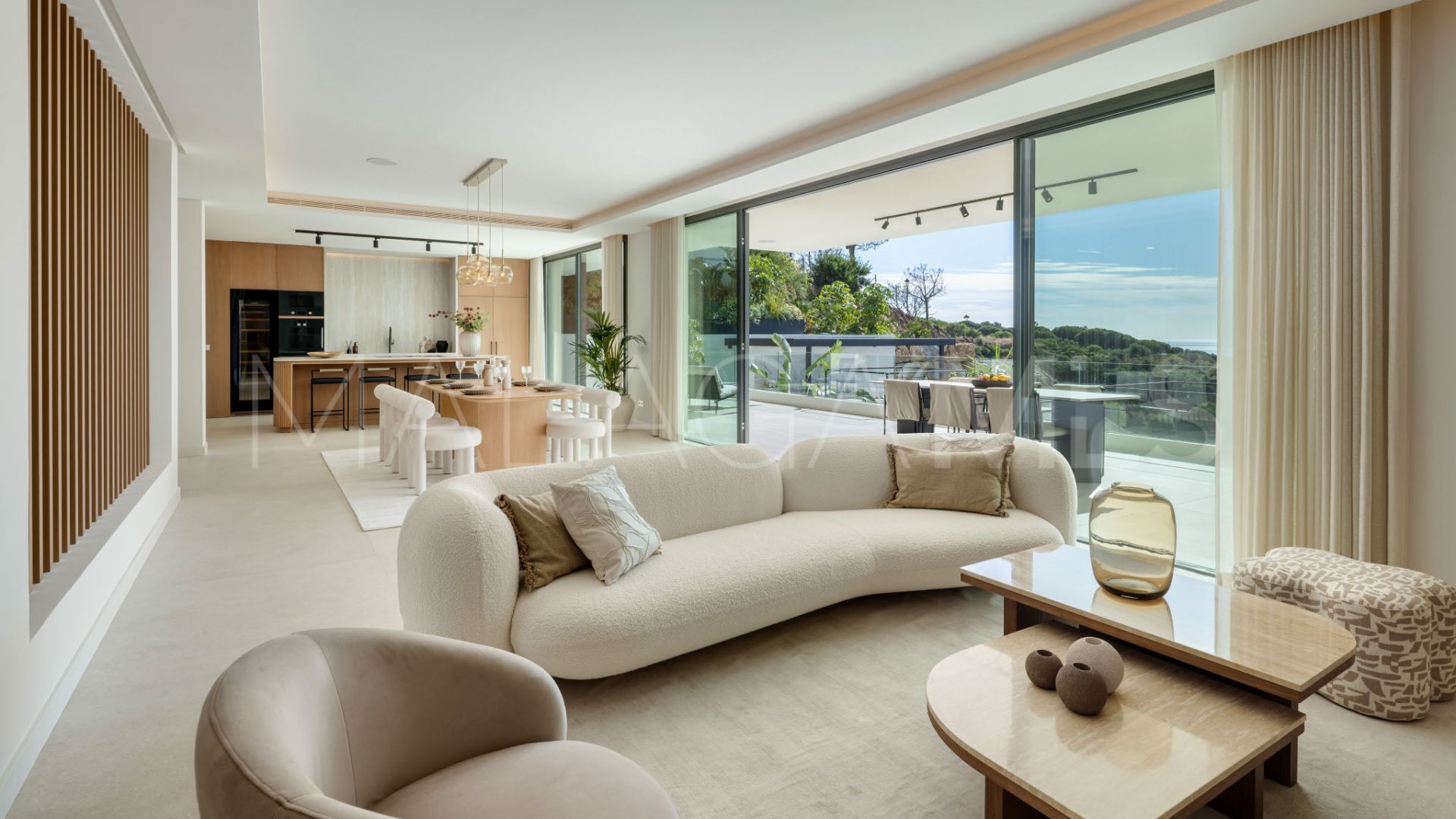 Villa for sale in Elviria