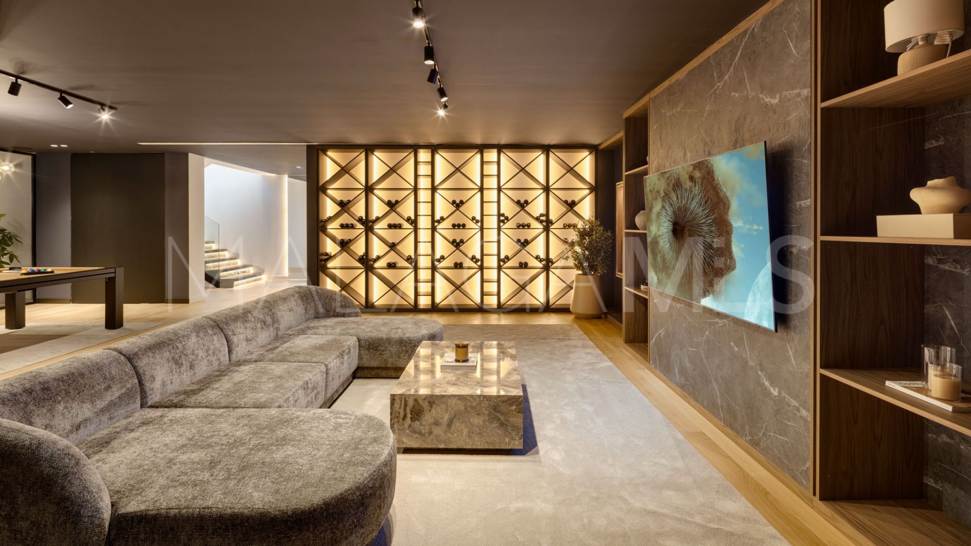 Villa for sale in Elviria