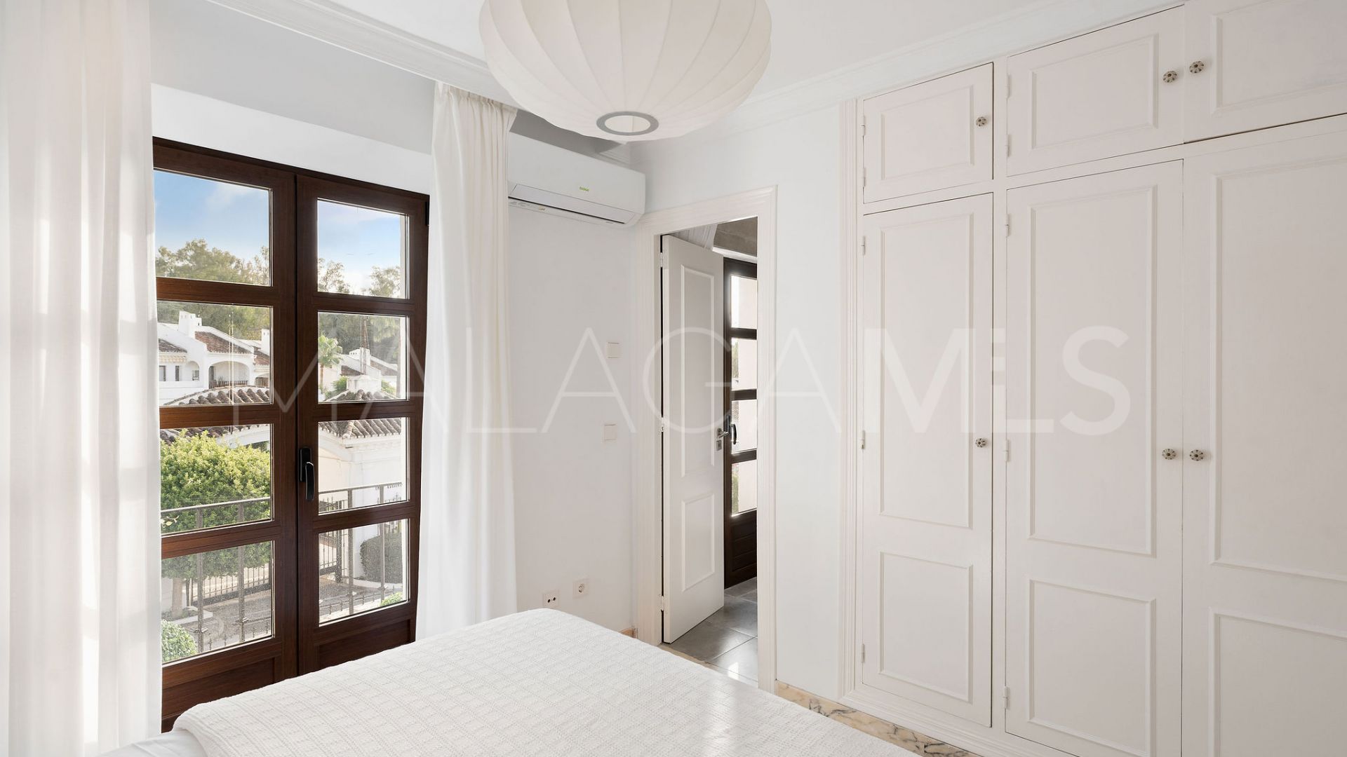 For sale town house in El Naranjal with 2 bedrooms