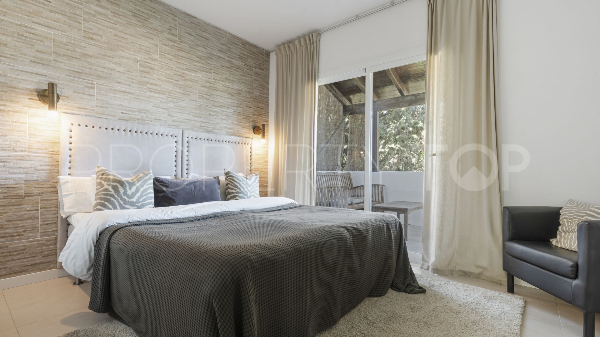 Nueva Andalucia, villa en venta de 4 dormitorios