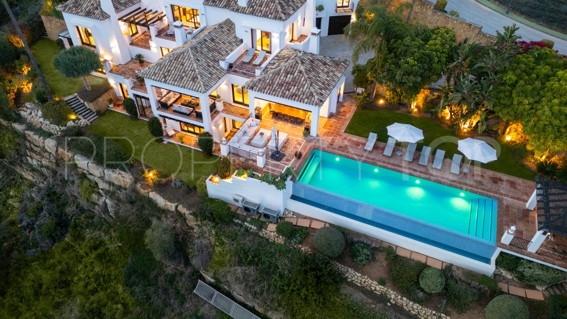 7 bedrooms villa for sale in Lomas de La Quinta