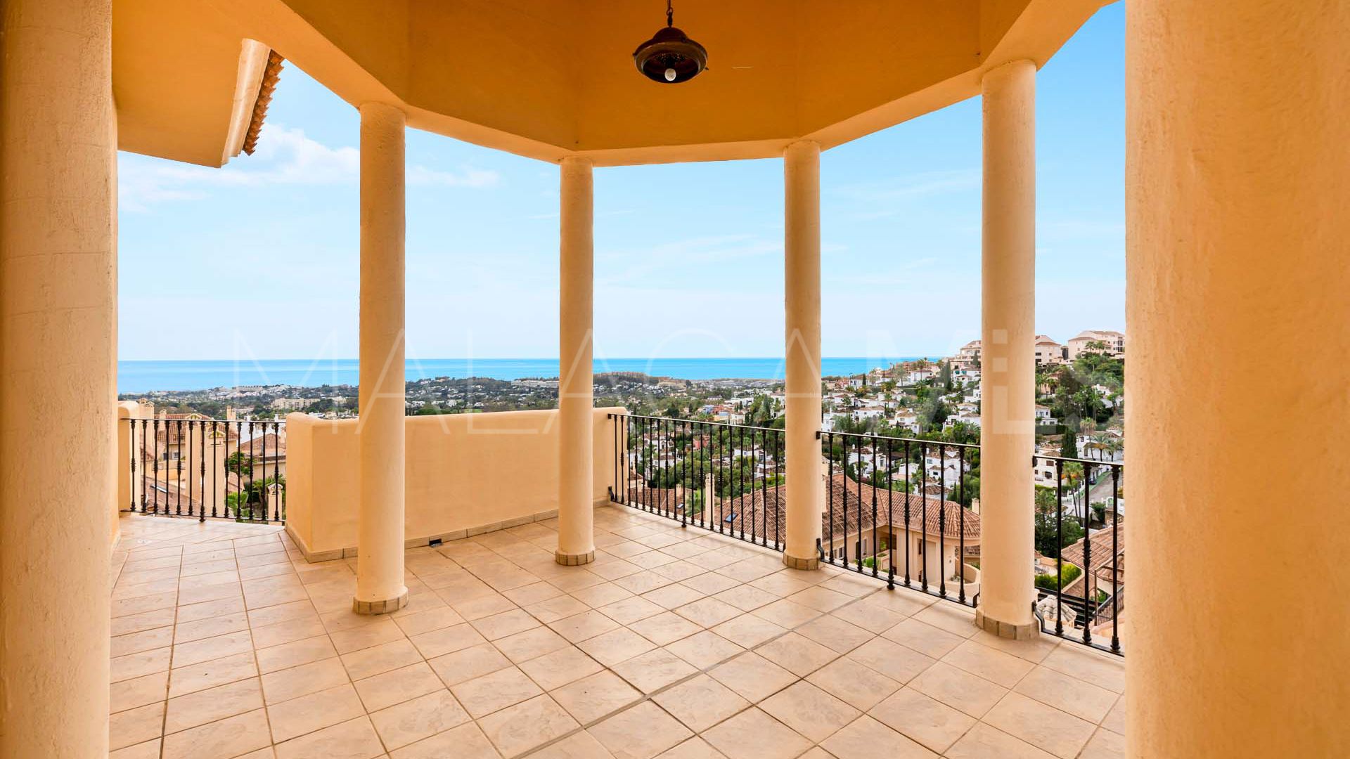 Duplex penthouse for sale in Aloha Hill Club