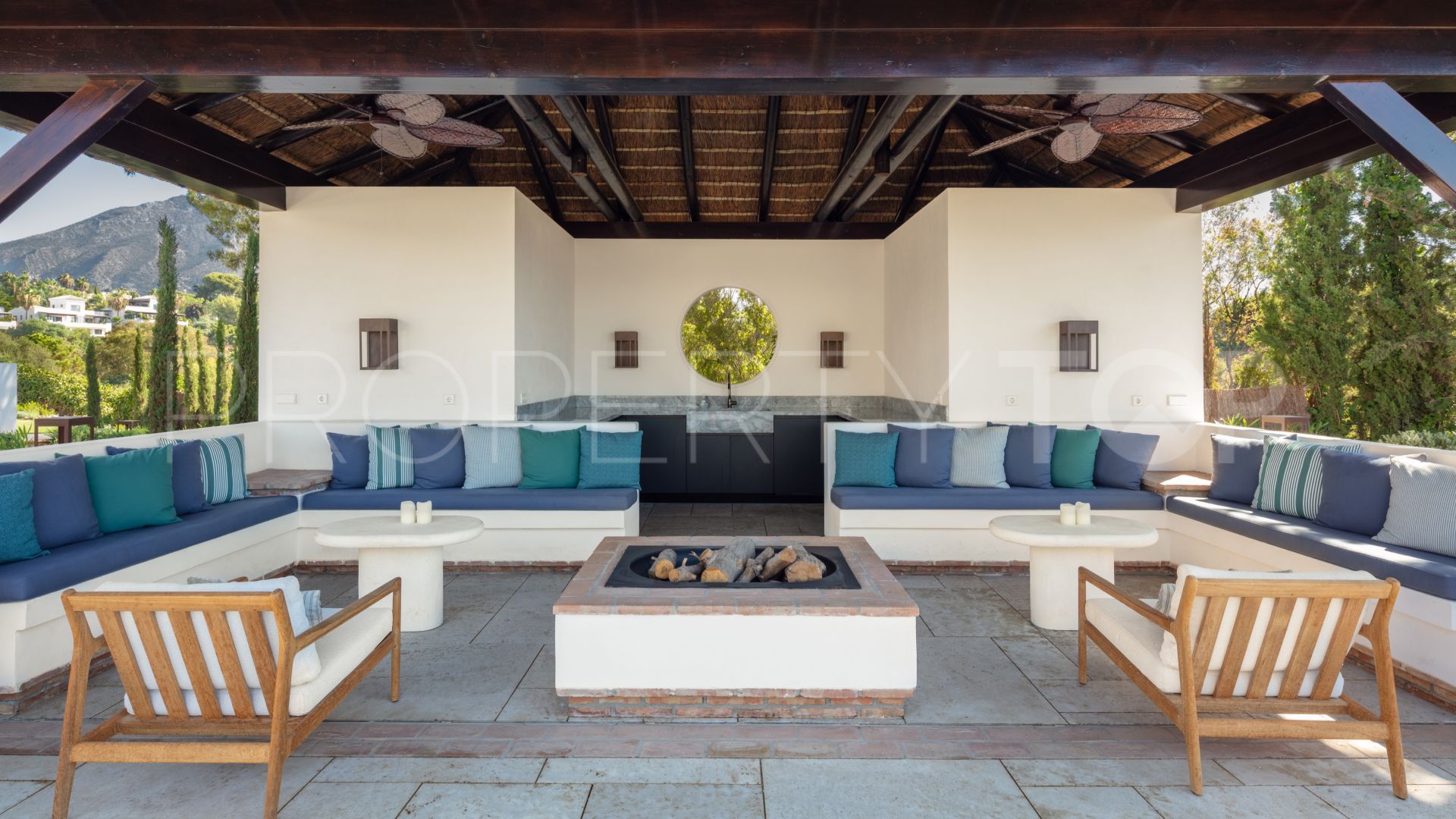 Las Lomas del Marbella Club, villa de 16 dormitorios en venta