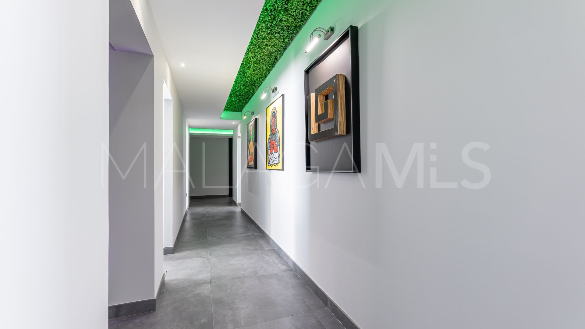 For sale villa in Mijas Costa with 4 bedrooms