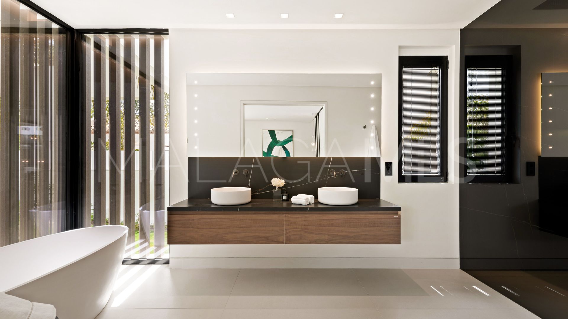 Buy villa in Las Brisas with 5 bedrooms