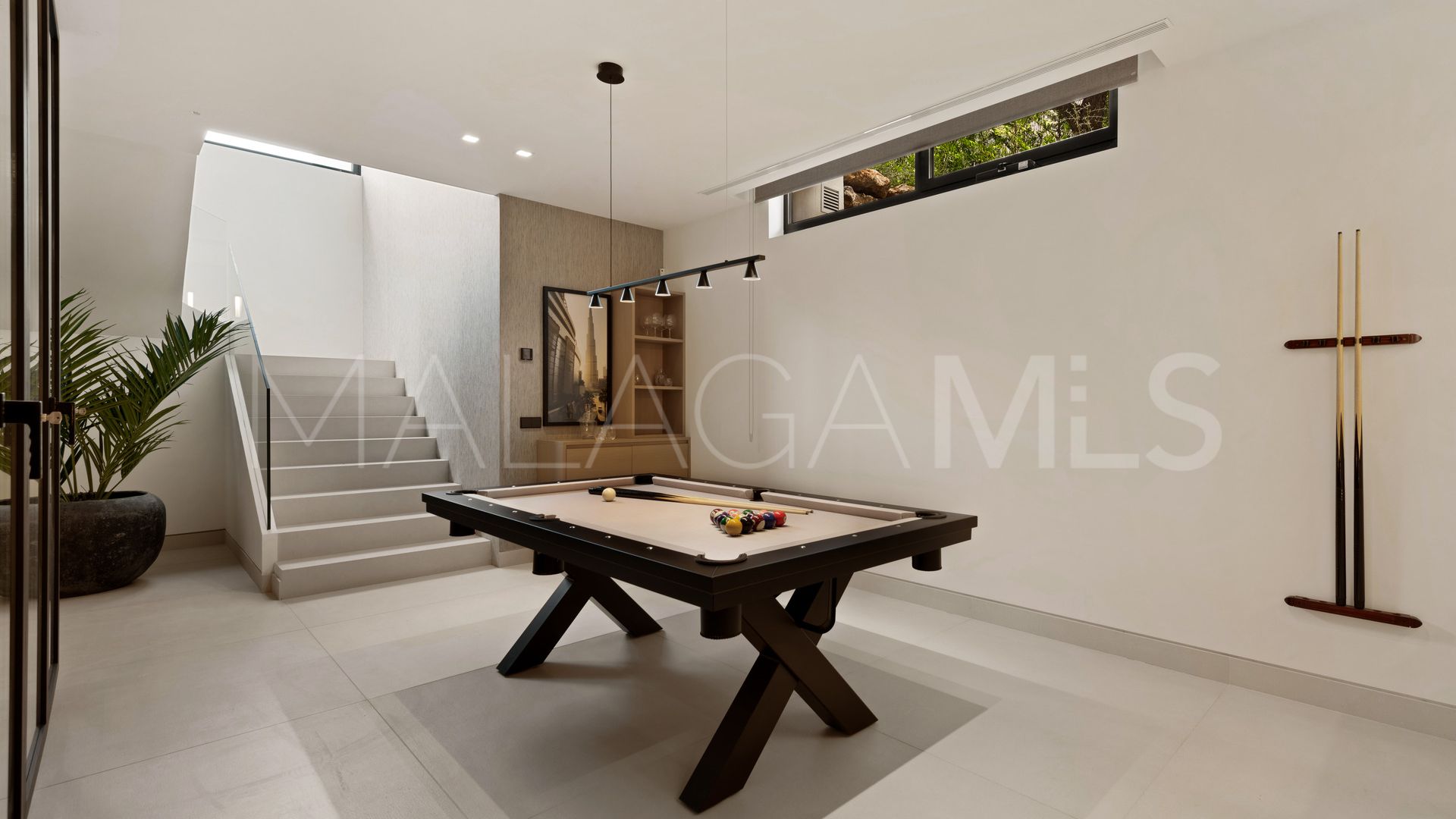 Buy villa in Las Brisas with 5 bedrooms