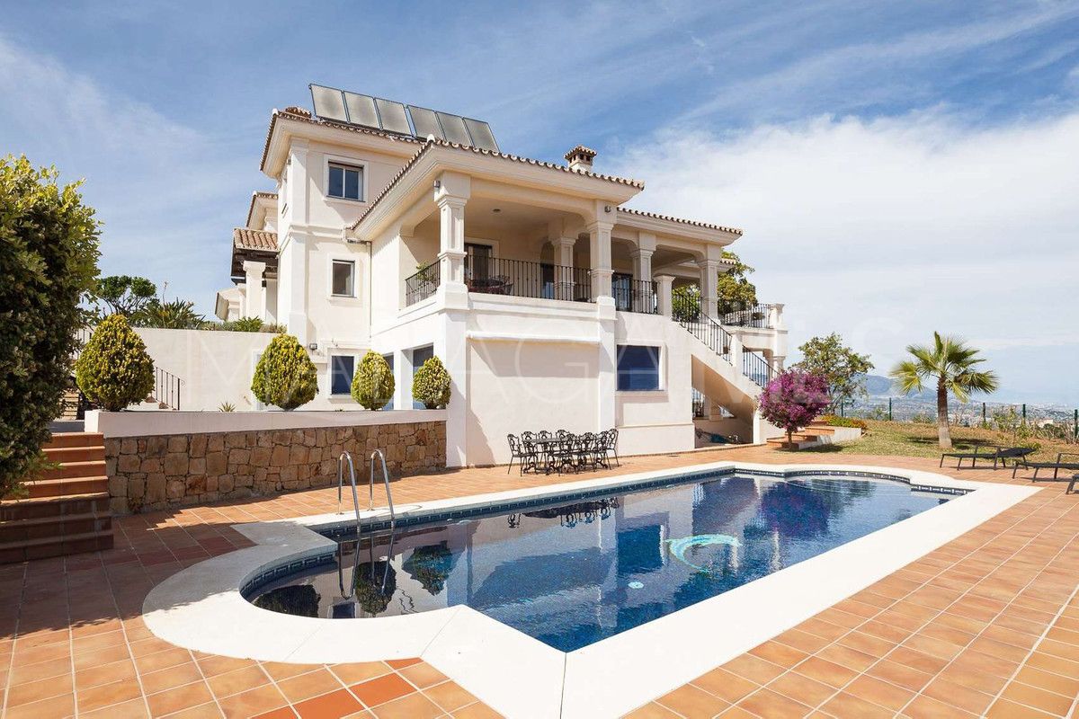 Villa for sale in La Mairena