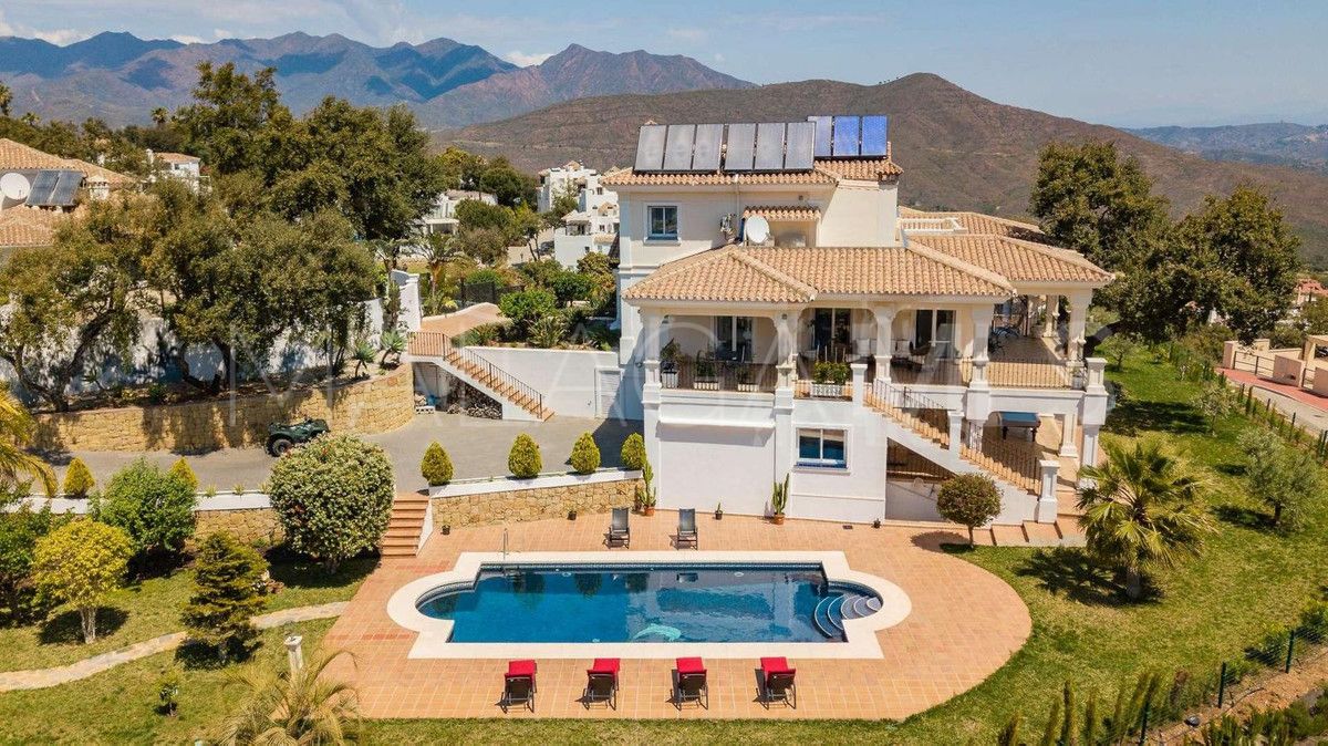 Villa for sale in La Mairena