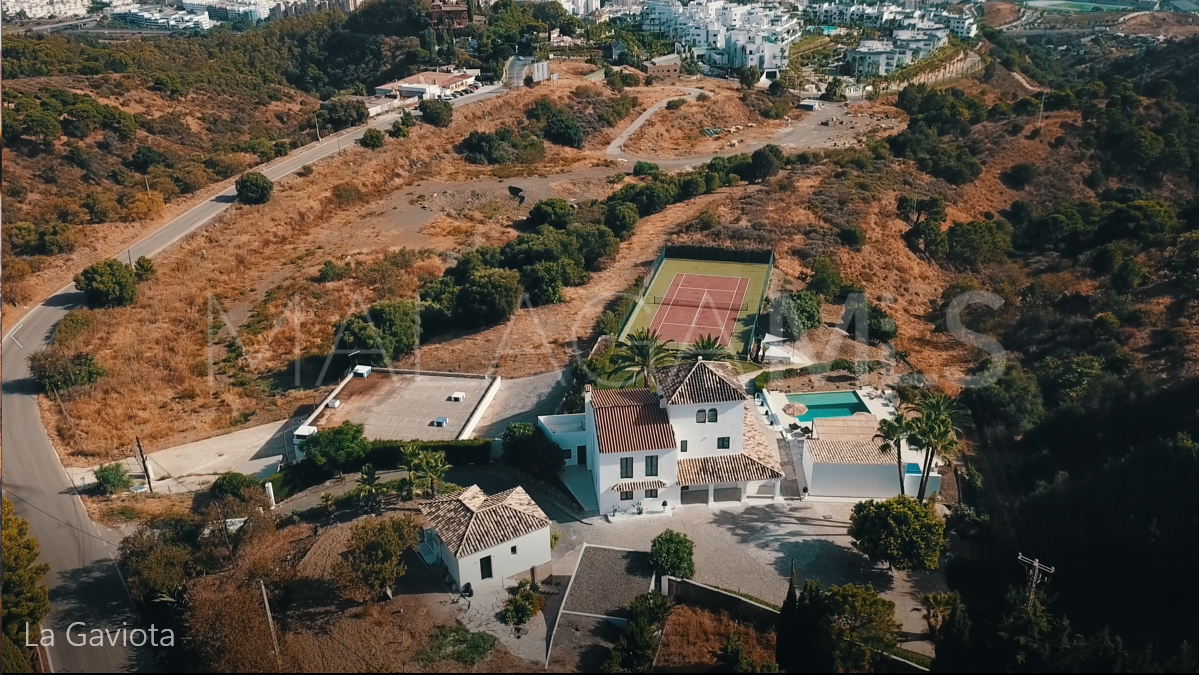 Villa for sale in Los Reales - Sierra Estepona