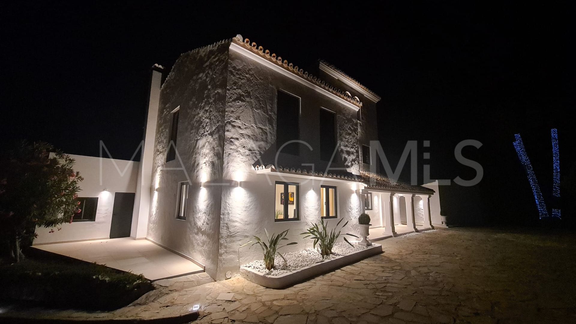 5 bedrooms villa for sale in Los Reales - Sierra Estepona