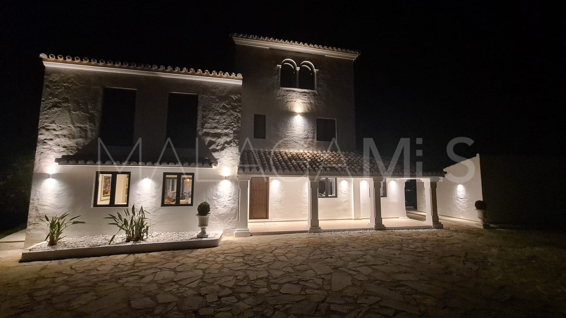 5 bedrooms villa for sale in Los Reales - Sierra Estepona