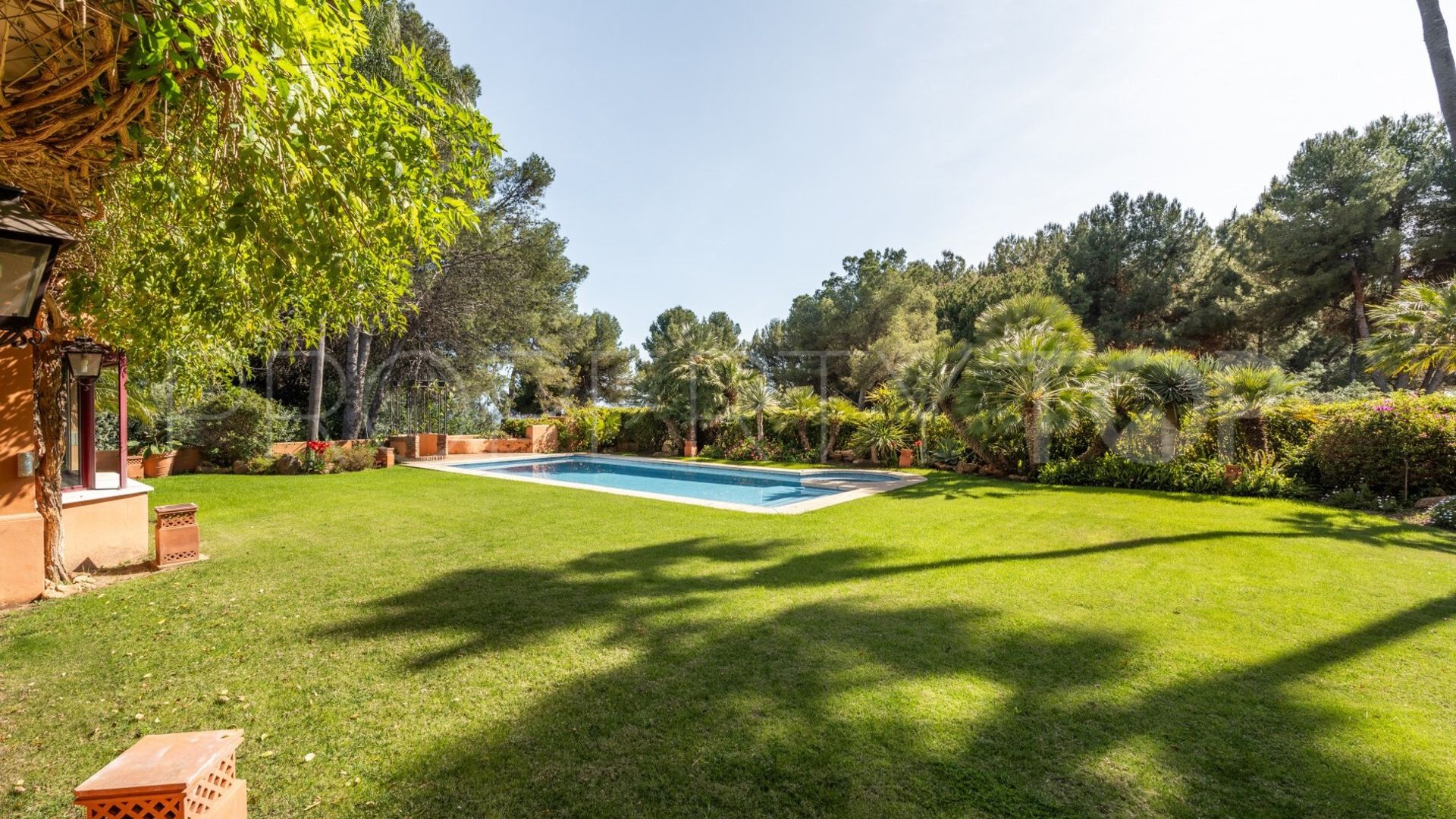 For sale Altos Reales villa