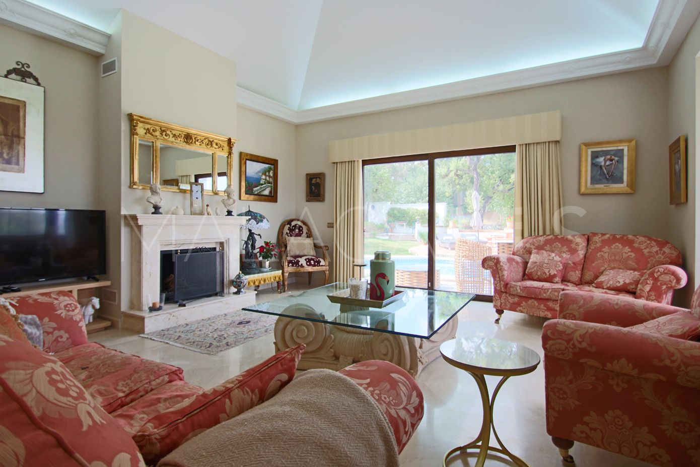 Se vende villa in Cala de Mijas with 4 bedrooms