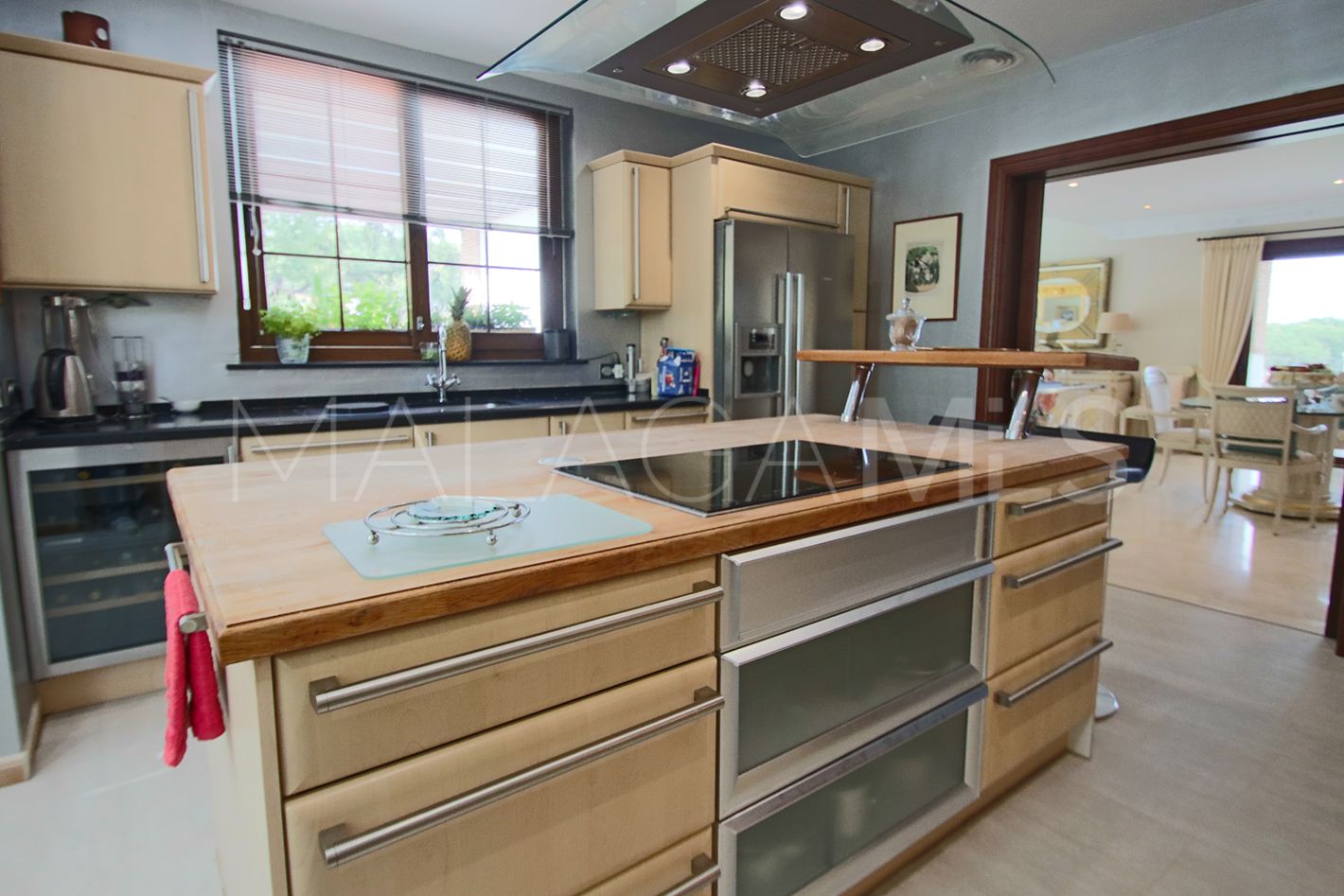 Se vende villa in Cala de Mijas with 4 bedrooms