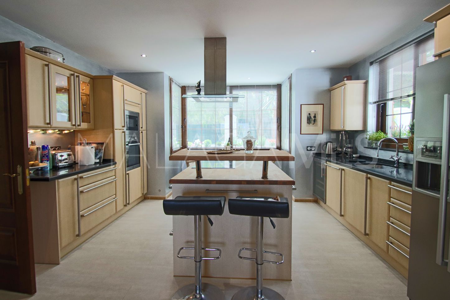 Se vende villa in Cala de Mijas with 4 bedrooms