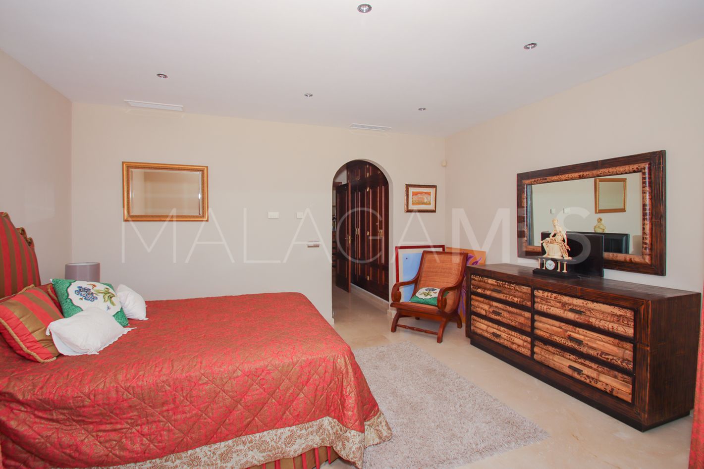 Se vende villa in Cala de Mijas with 4 bedrooms