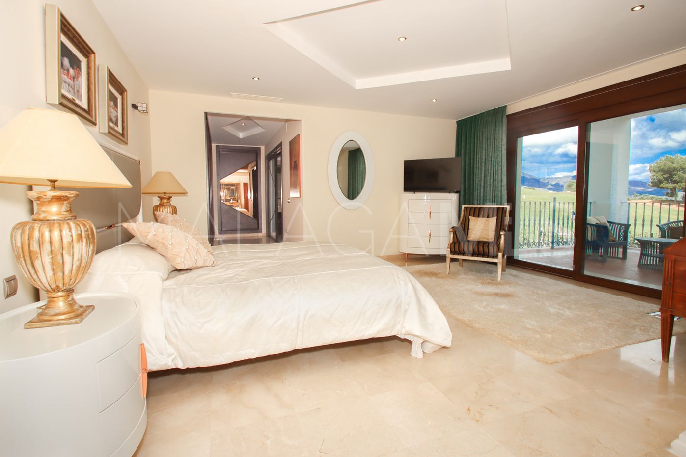 Se vende villa in Cala de Mijas with 4 bedrooms