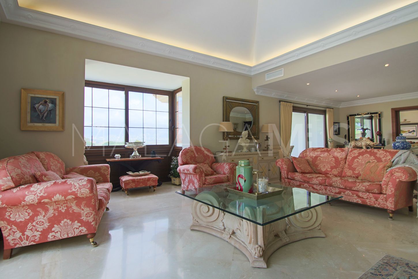 Se vende villa in Cala de Mijas with 4 bedrooms