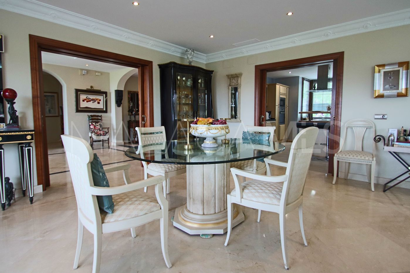 Se vende villa in Cala de Mijas with 4 bedrooms