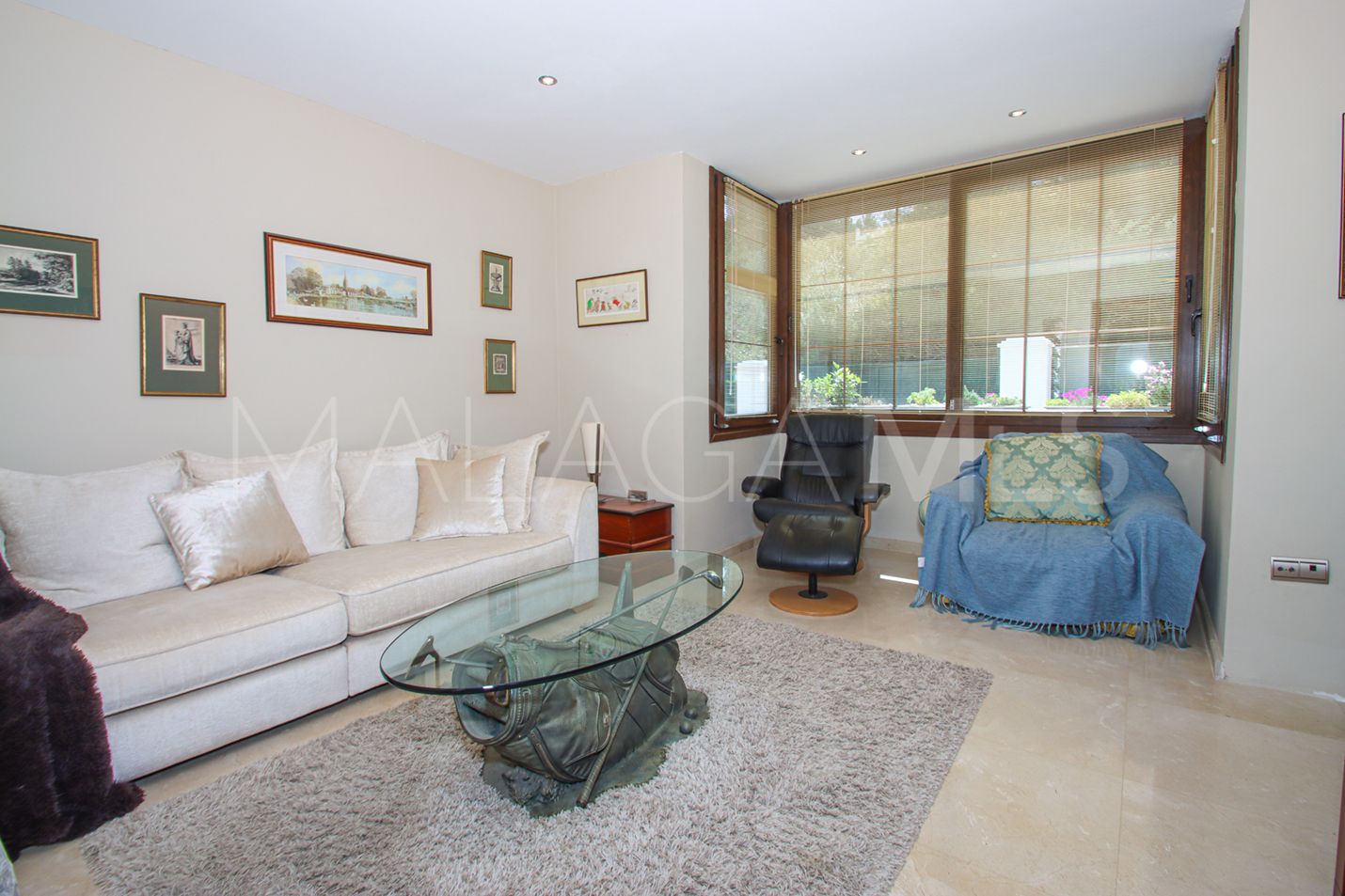 Se vende villa in Cala de Mijas with 4 bedrooms