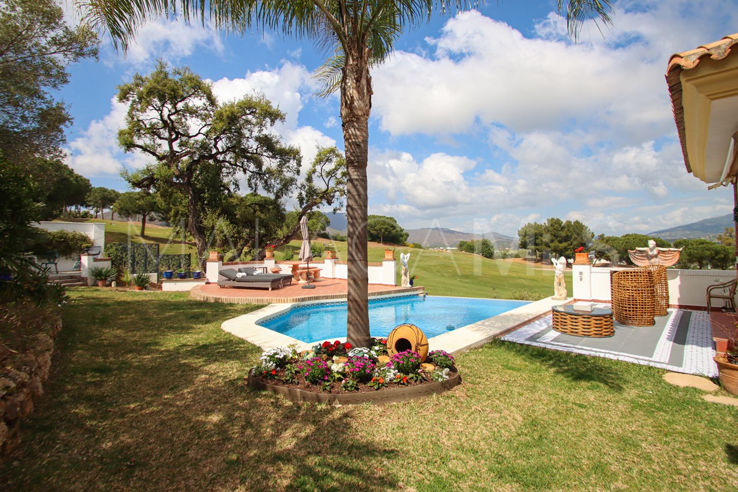 Se vende villa in Cala de Mijas with 4 bedrooms