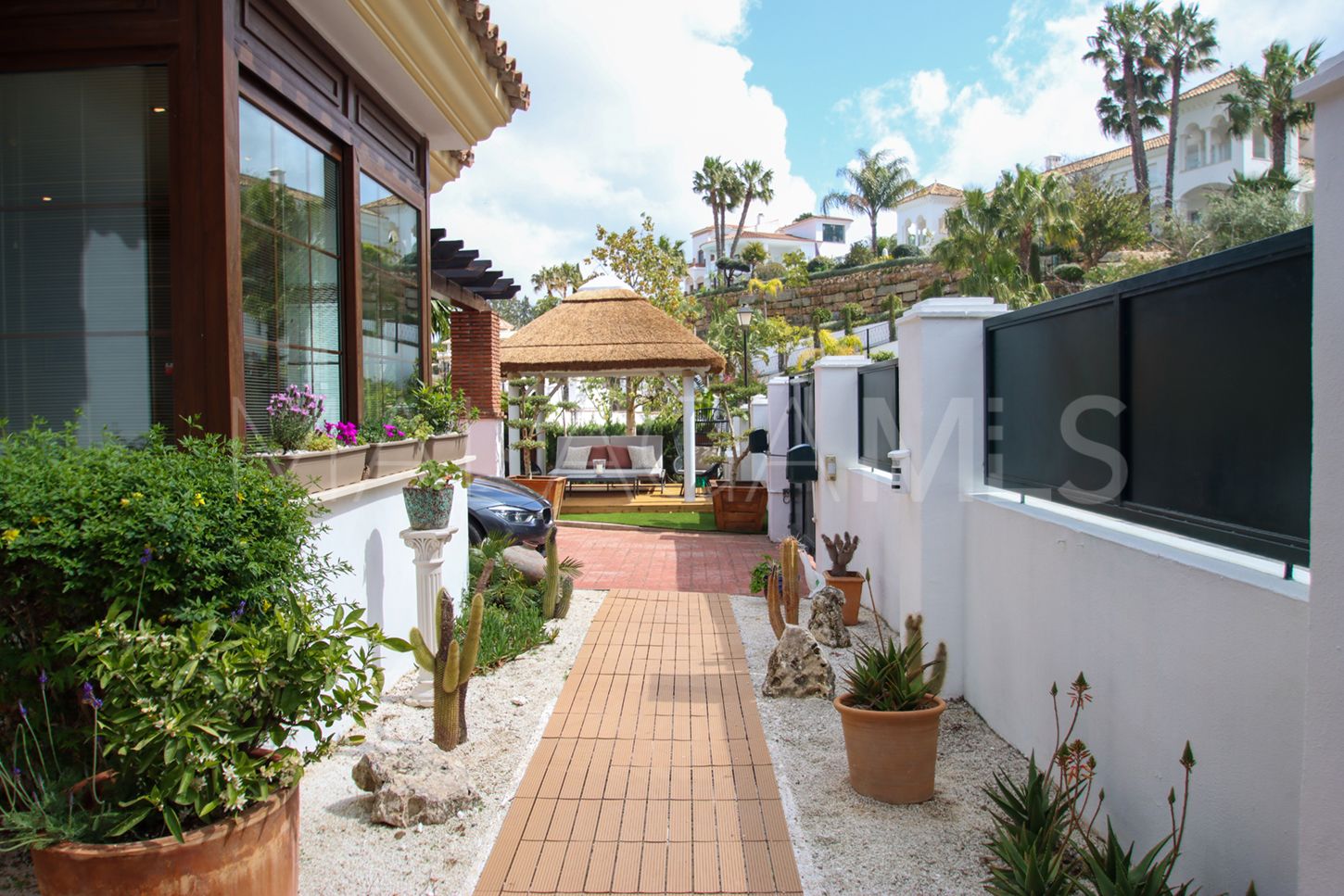 Se vende villa in Cala de Mijas with 4 bedrooms