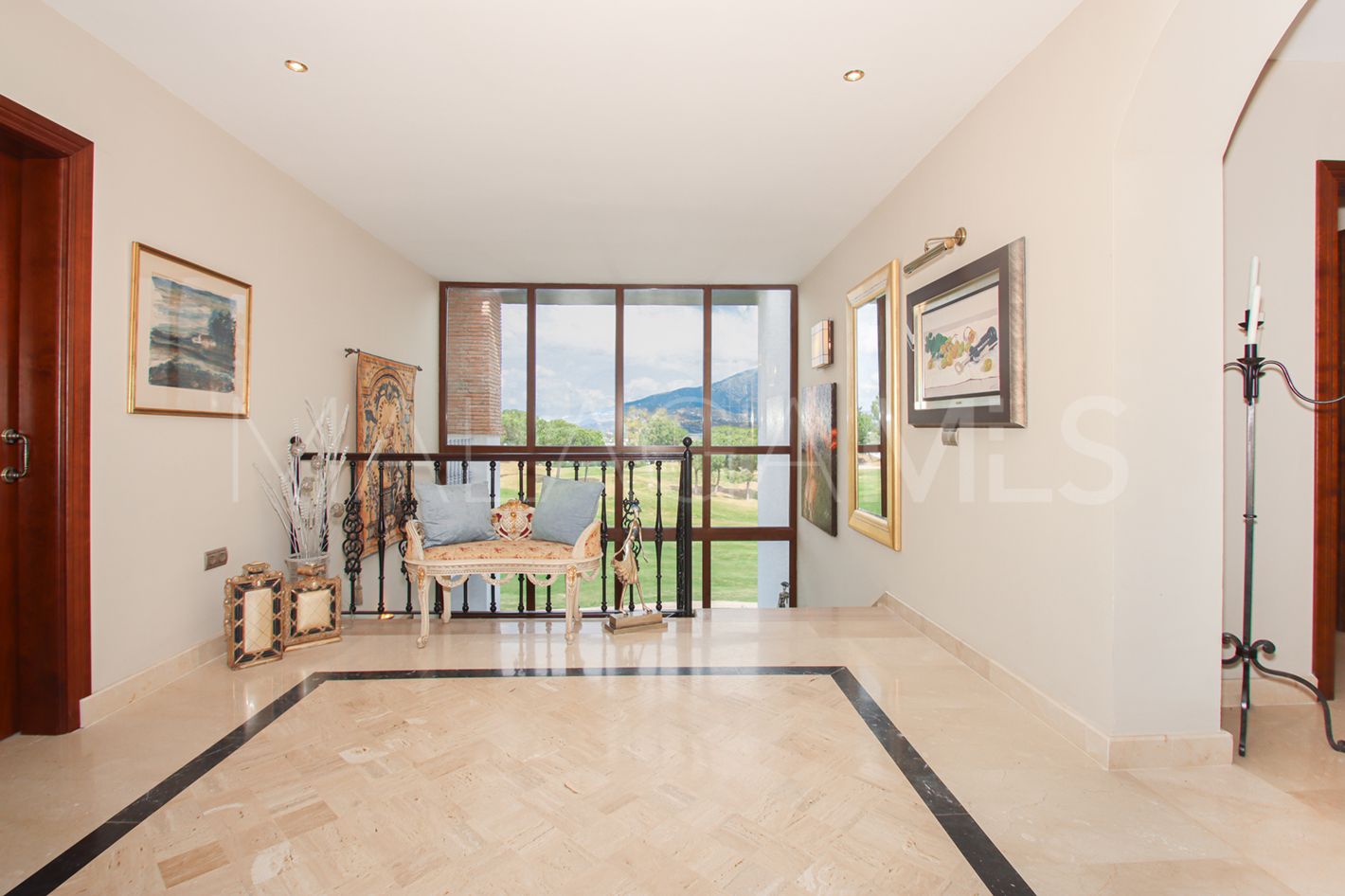 Se vende villa in Cala de Mijas with 4 bedrooms