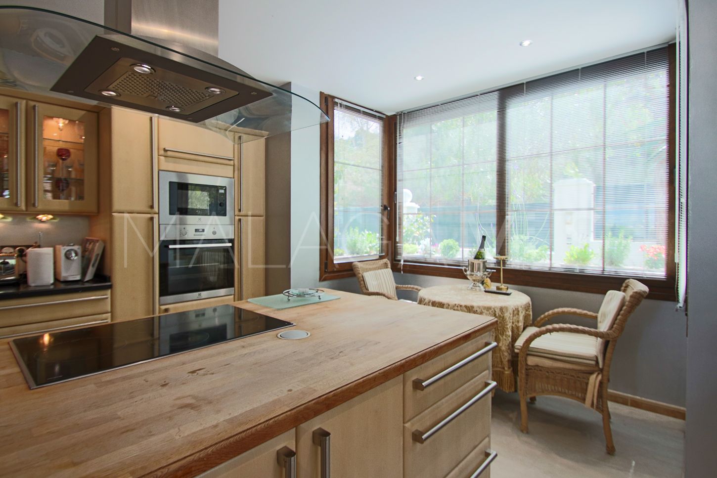 Se vende villa in Cala de Mijas with 4 bedrooms