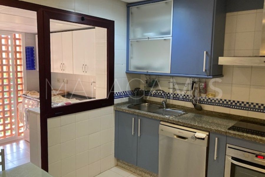 Se vende apartamento with 4 bedrooms in Marbella Este