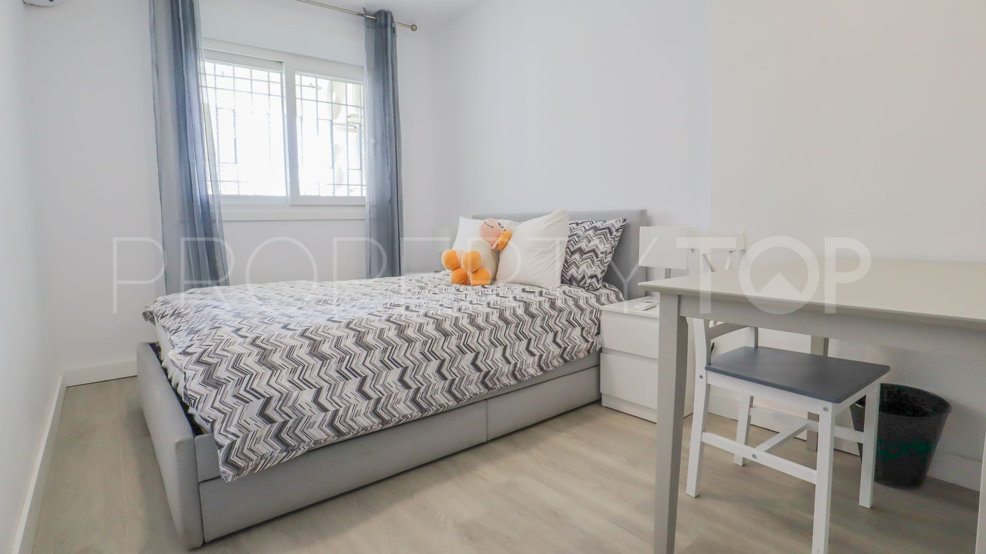 Duplex planta baja en venta con 3 dormitorios en Nueva Andalucia