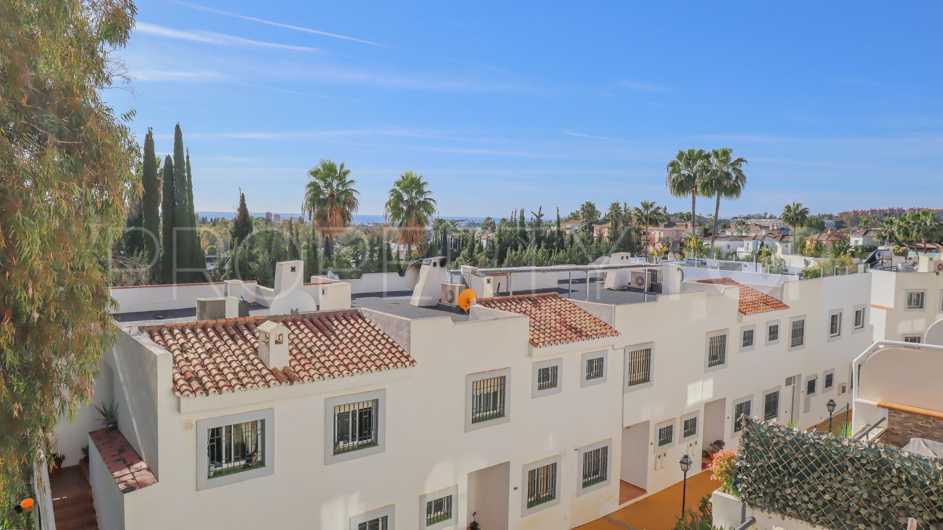 Duplex planta baja en venta con 3 dormitorios en Nueva Andalucia